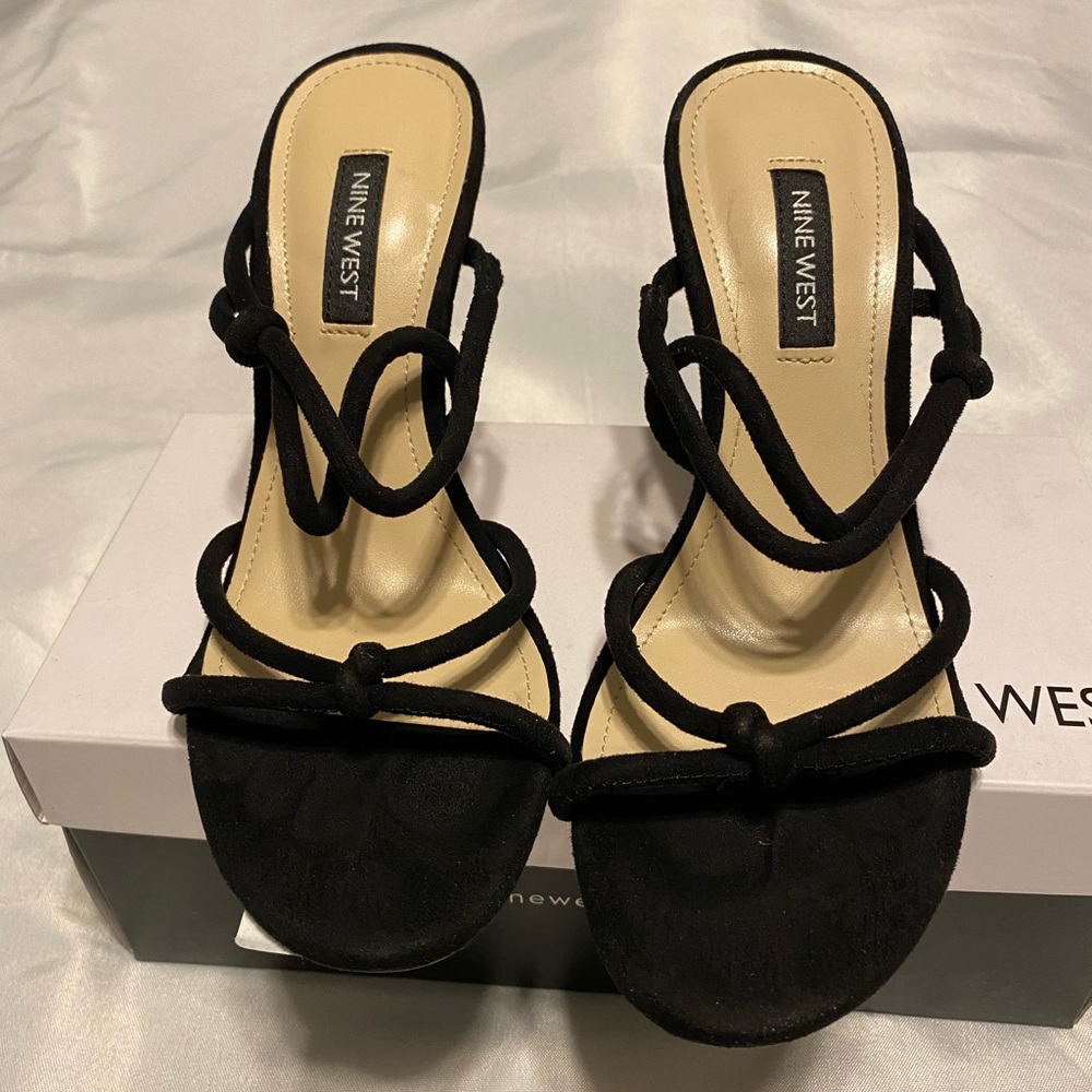 Black strappy sandles